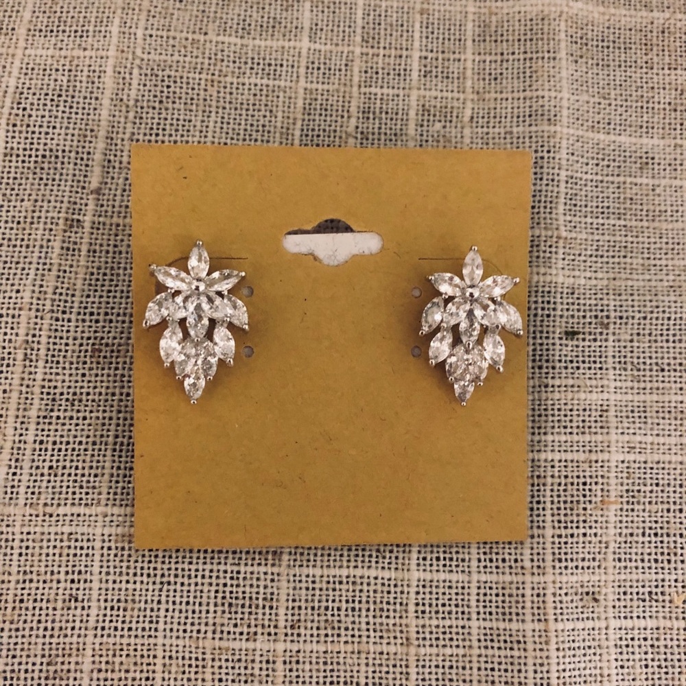 Brand new- Wedding earrings